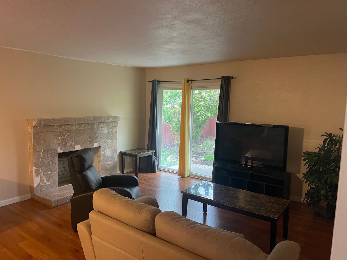 723 Clinton Dr - Stockton - California - 4 bed, 2 bath rental property