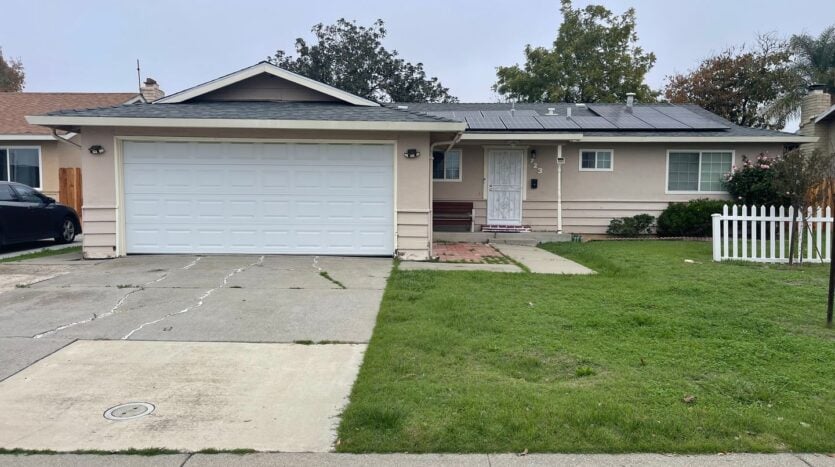 723 Clinton Dr - Stockton - California - 4 bed, 2 bath rental property