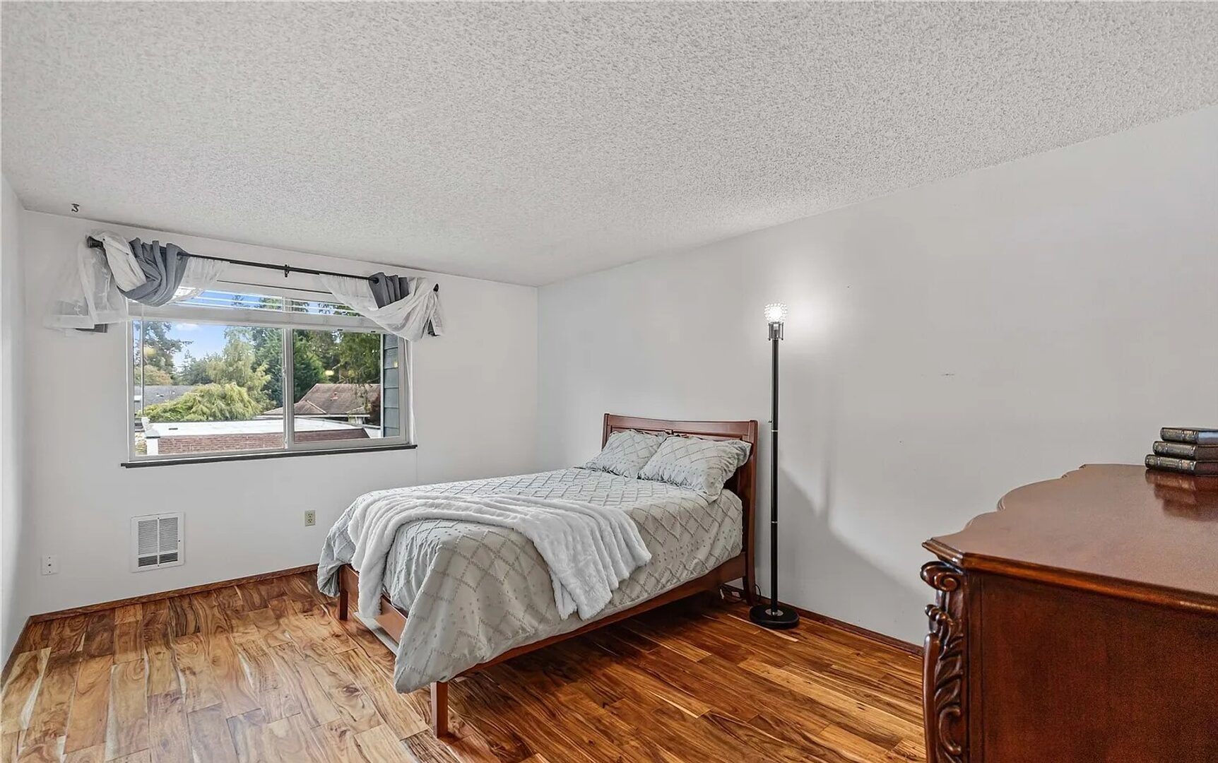 7425 Ruby Dr SW APT C-9 - Lakewood - Washington - 2 bed, 2 bath rental property