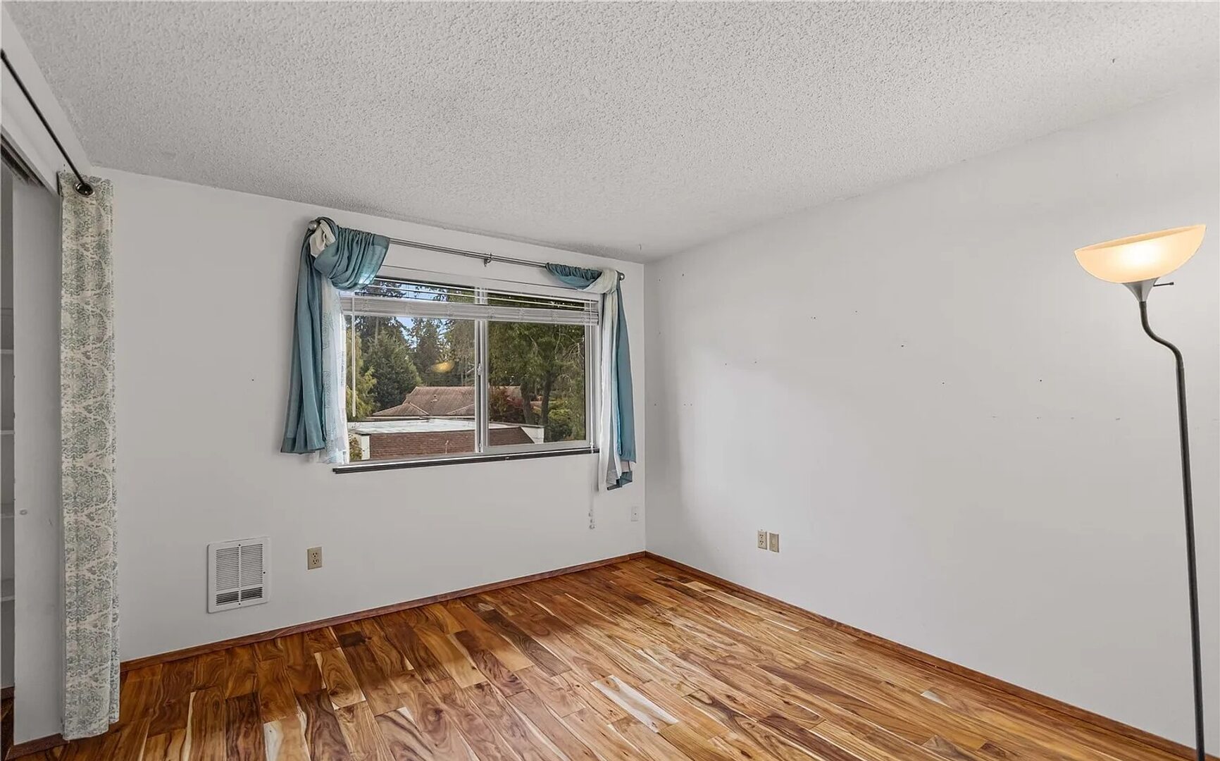 7425 Ruby Dr SW APT C-9 - Lakewood - Washington - 2 bed, 2 bath rental property