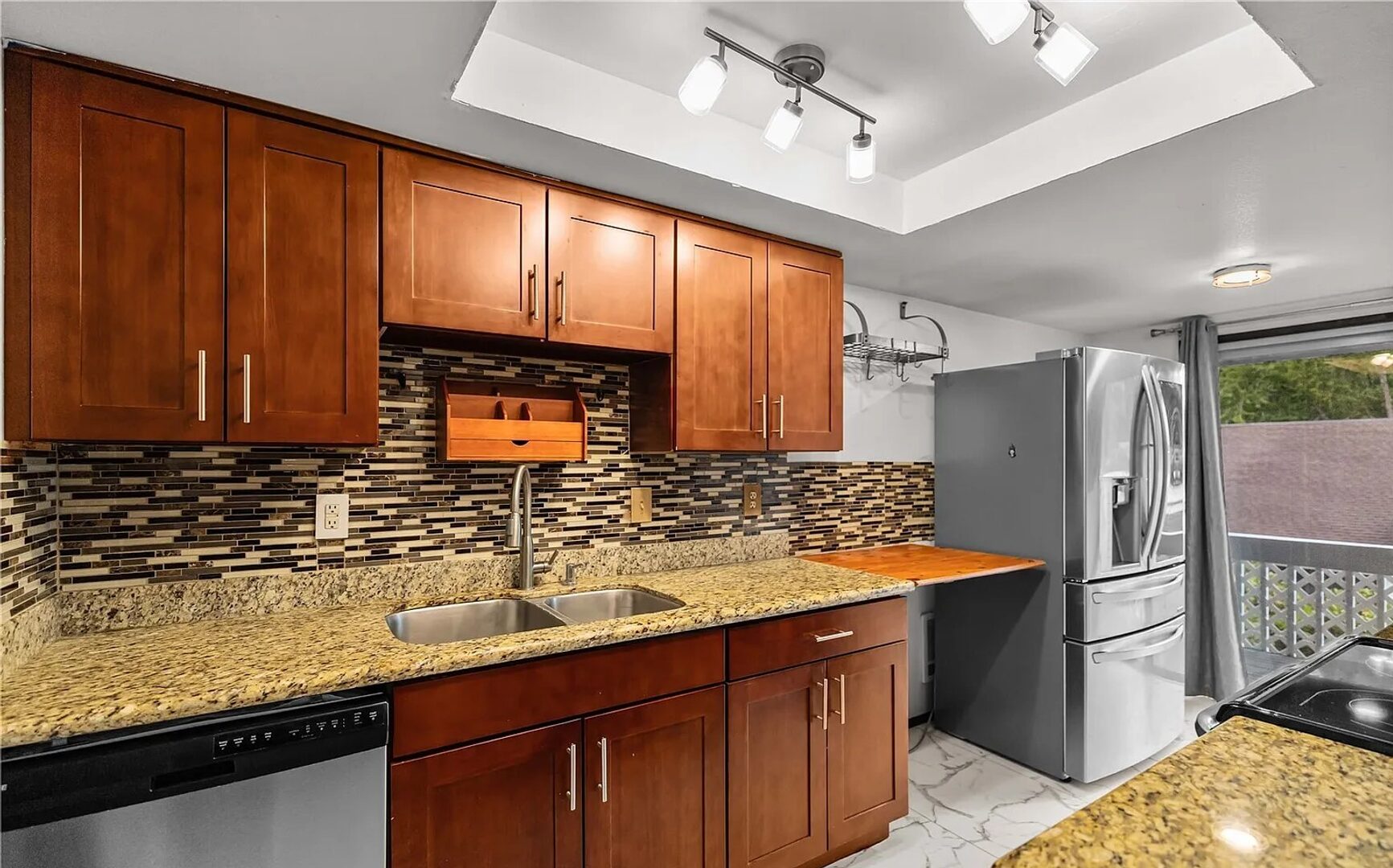 7425 Ruby Dr SW APT C-9 - Lakewood - Washington - 2 bed, 2 bath rental property