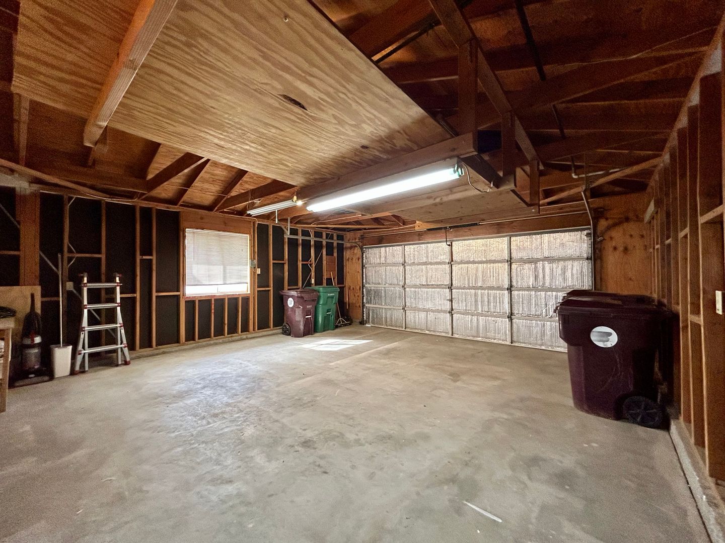 7451 Goleta Ave - Yucca Valley - California - 3 bed, 2 bath rental property