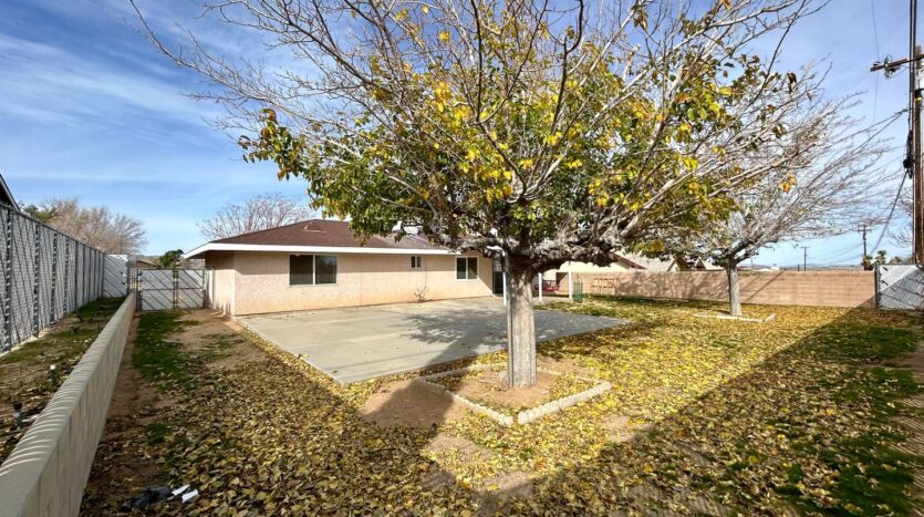 7451 Goleta Ave - Yucca Valley - California - 3 bed, 2 bath rental property