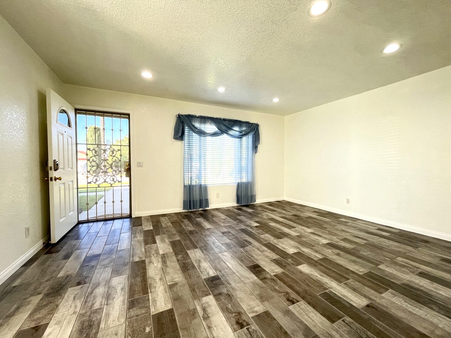 7593 Hyssop Dr. - Rancho Cucamonga - California - 3 bed, 2 bath rental property