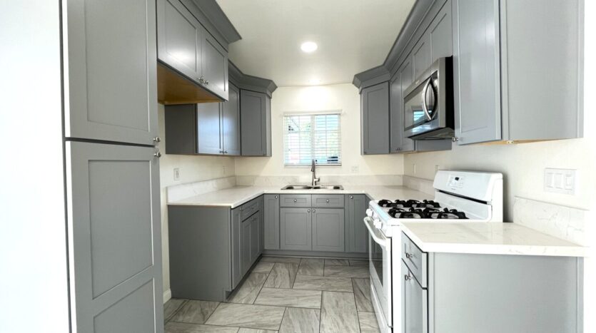 7593 Hyssop Dr. - Rancho Cucamonga - California - 3 bed, 2 bath rental property