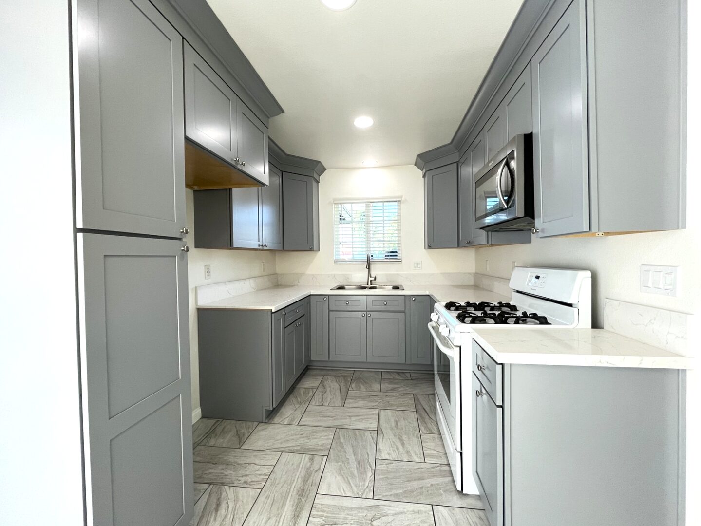 7593 Hyssop Dr. - Rancho Cucamonga - California - 3 bed, 2 bath rental property