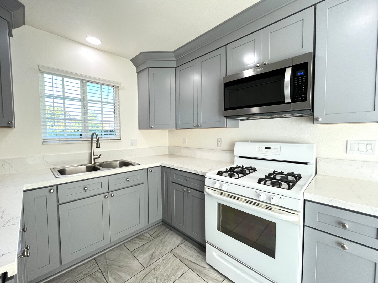 7593 Hyssop Dr. - Rancho Cucamonga - California - 3 bed, 2 bath rental property