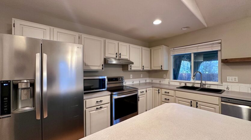 12418 SE Mountain Sun Dr. - Oregon - 3 bed, 2 bath rental property