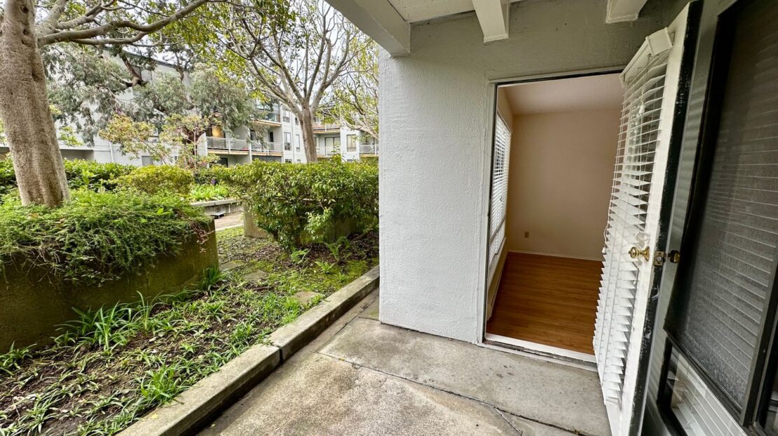 8 Admiral Drive #239 - Emeryville - California - 1 bath rental property