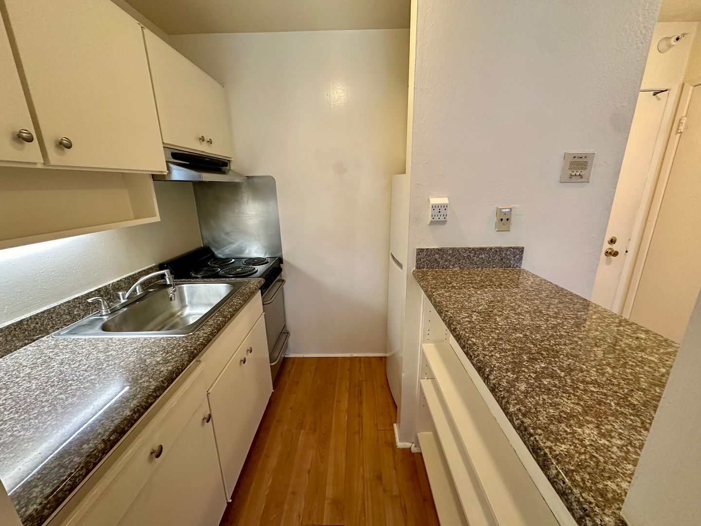 8 Admiral Drive #239 - Emeryville - California - 1 bath rental property
