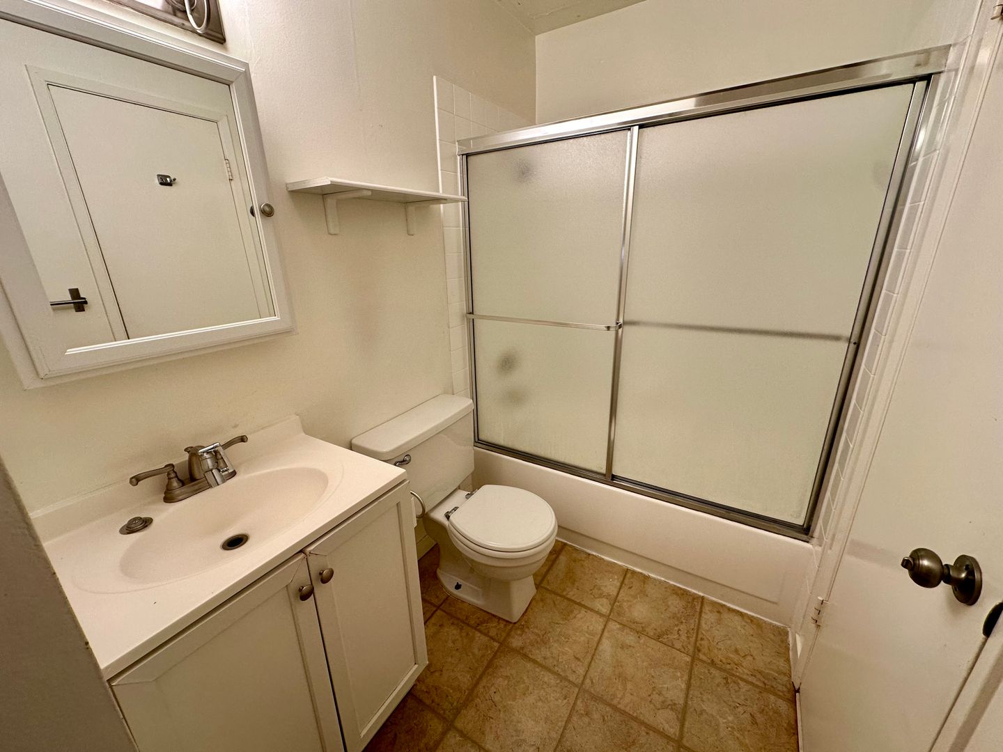 8 Admiral Drive #239 - Emeryville - California - 1 bath rental property