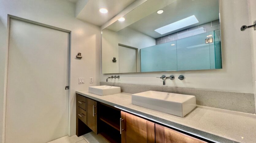 803 N Palm Canyon Dr.  - Unit 07 - Palm Springs - California - 2 bed, 2 bath rental property