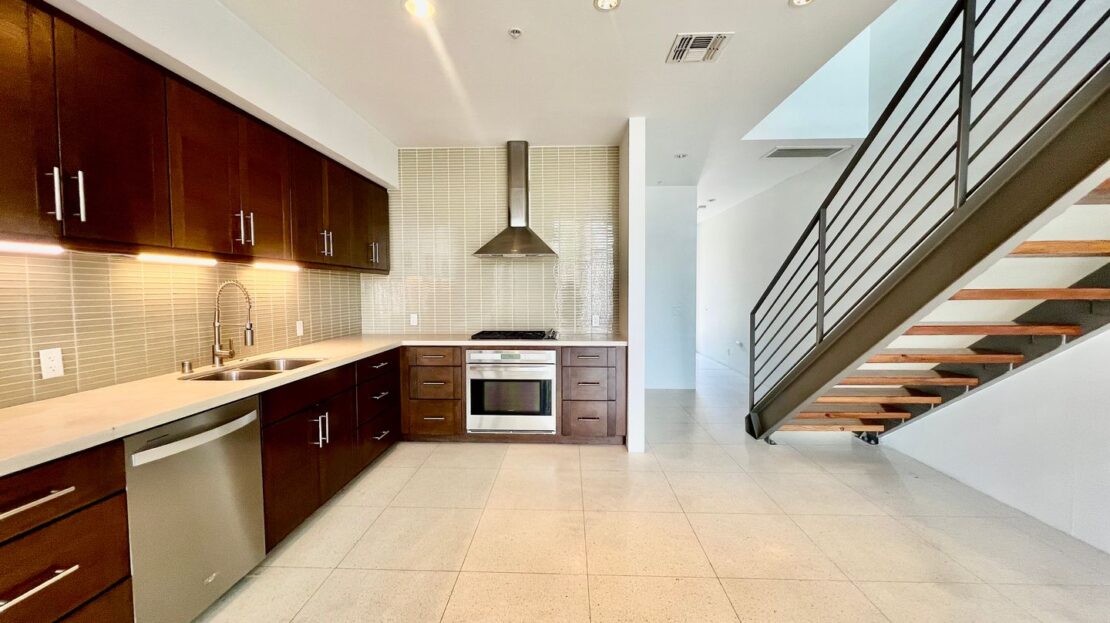 803 N Palm Canyon Dr.  - Unit 07 - Palm Springs - California - 2 bed, 2 bath rental property