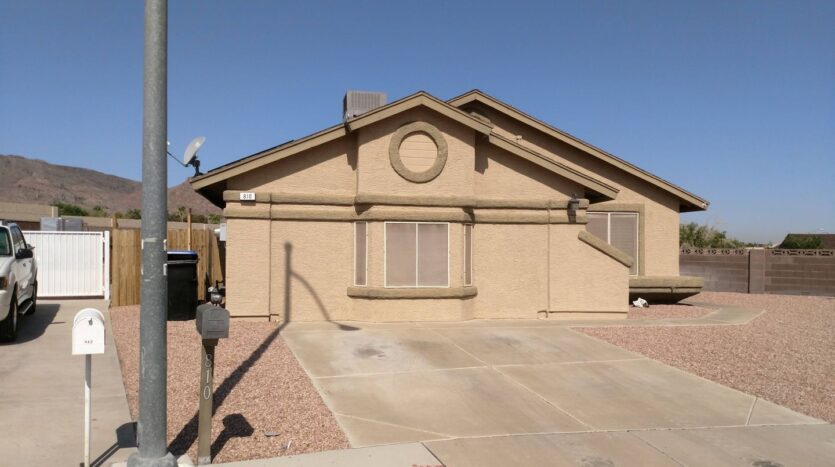 810 Bergamont Dr - Henderson - Nevada - 4 bed, 2 bath rental property