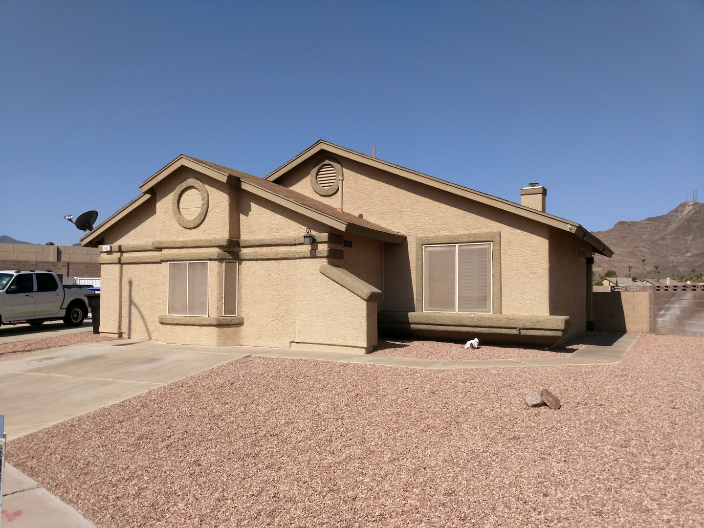 810 Bergamont Dr - Henderson - Nevada - 4 bed, 2 bath rental property