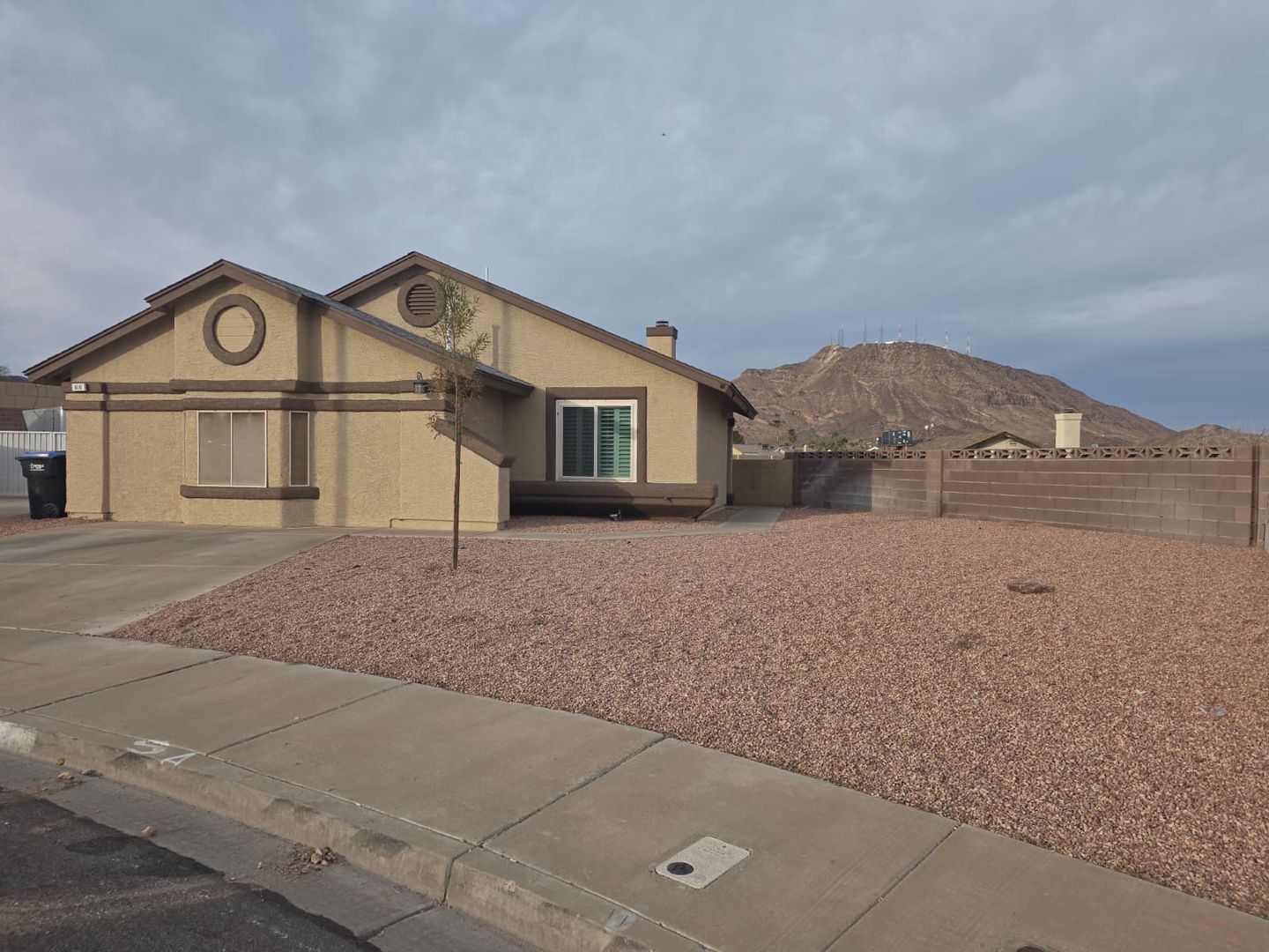 810 Bergamont Dr - Henderson - Nevada - 4 bed, 2 bath rental property