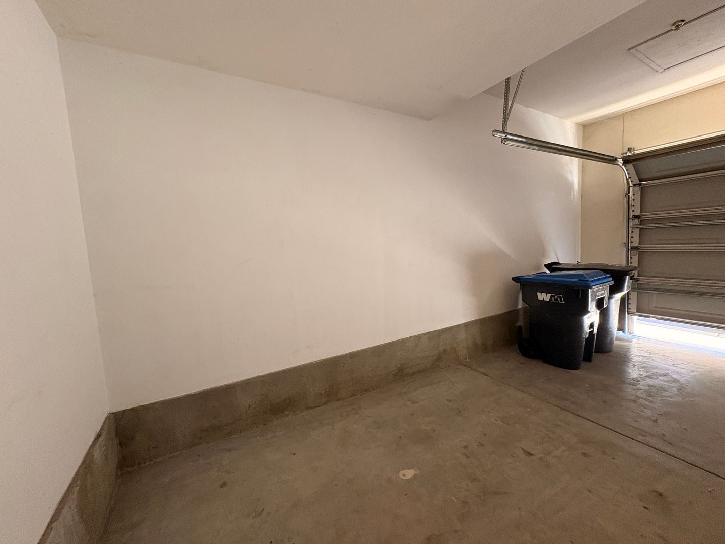 8123 W Preserve Loop - Chino - California - 2 bed, 2 bath rental property