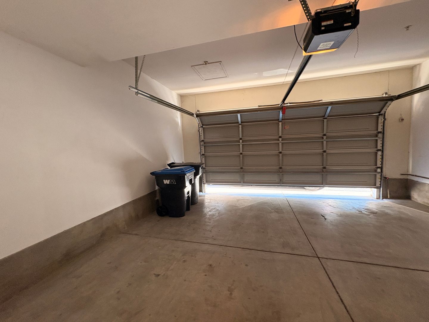 8123 W Preserve Loop - Chino - California - 2 bed, 2 bath rental property