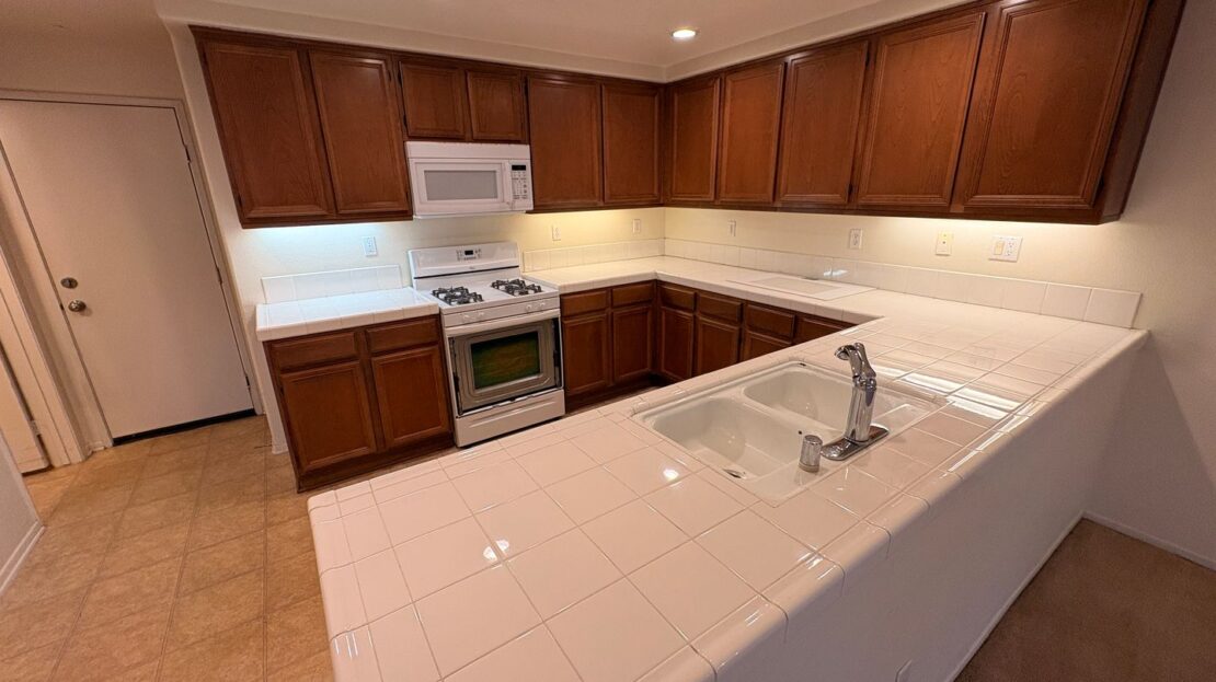 8123 W Preserve Loop - Chino - California - 2 bed, 2 bath rental property