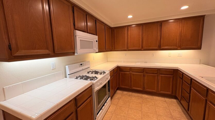 8123 W Preserve Loop - Chino - California - 2 bed, 2 bath rental property