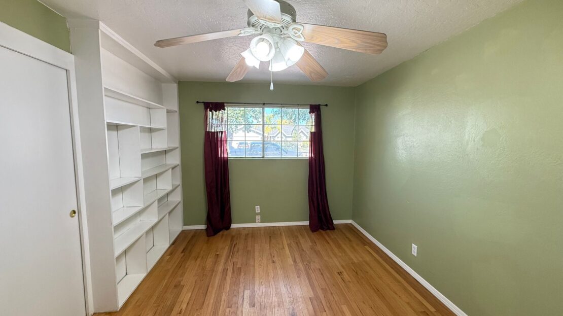 833 E Myrtle Ave  - Visalia - California - 5 bed, 2.5 bath rental property