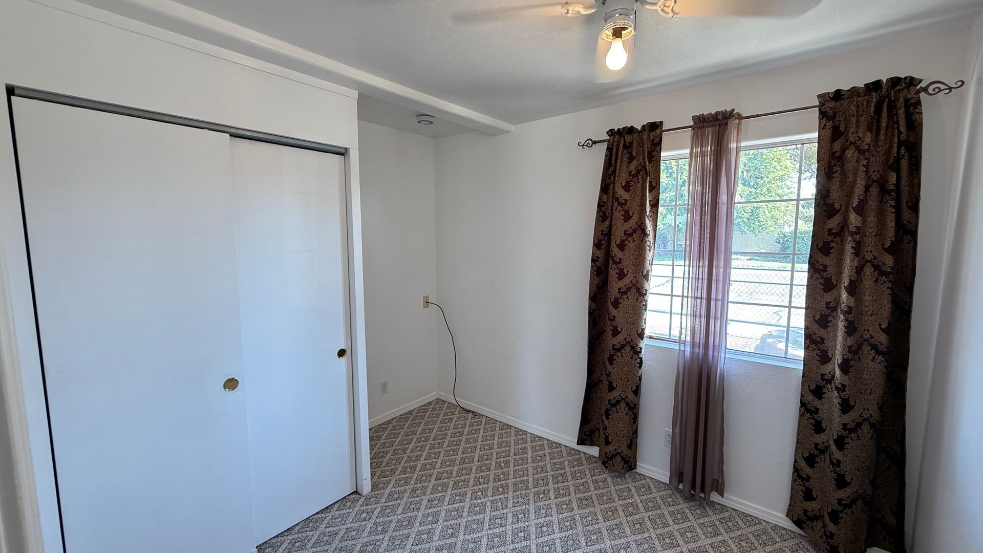 833 E Myrtle Ave  - Visalia - California - 5 bed, 2.5 bath rental property