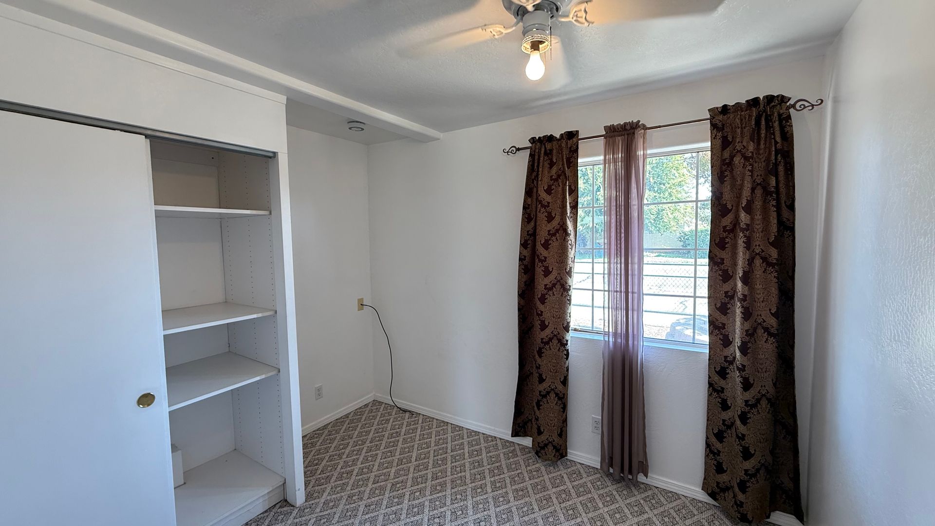 833 E Myrtle Ave  - Visalia - California - 5 bed, 2.5 bath rental property