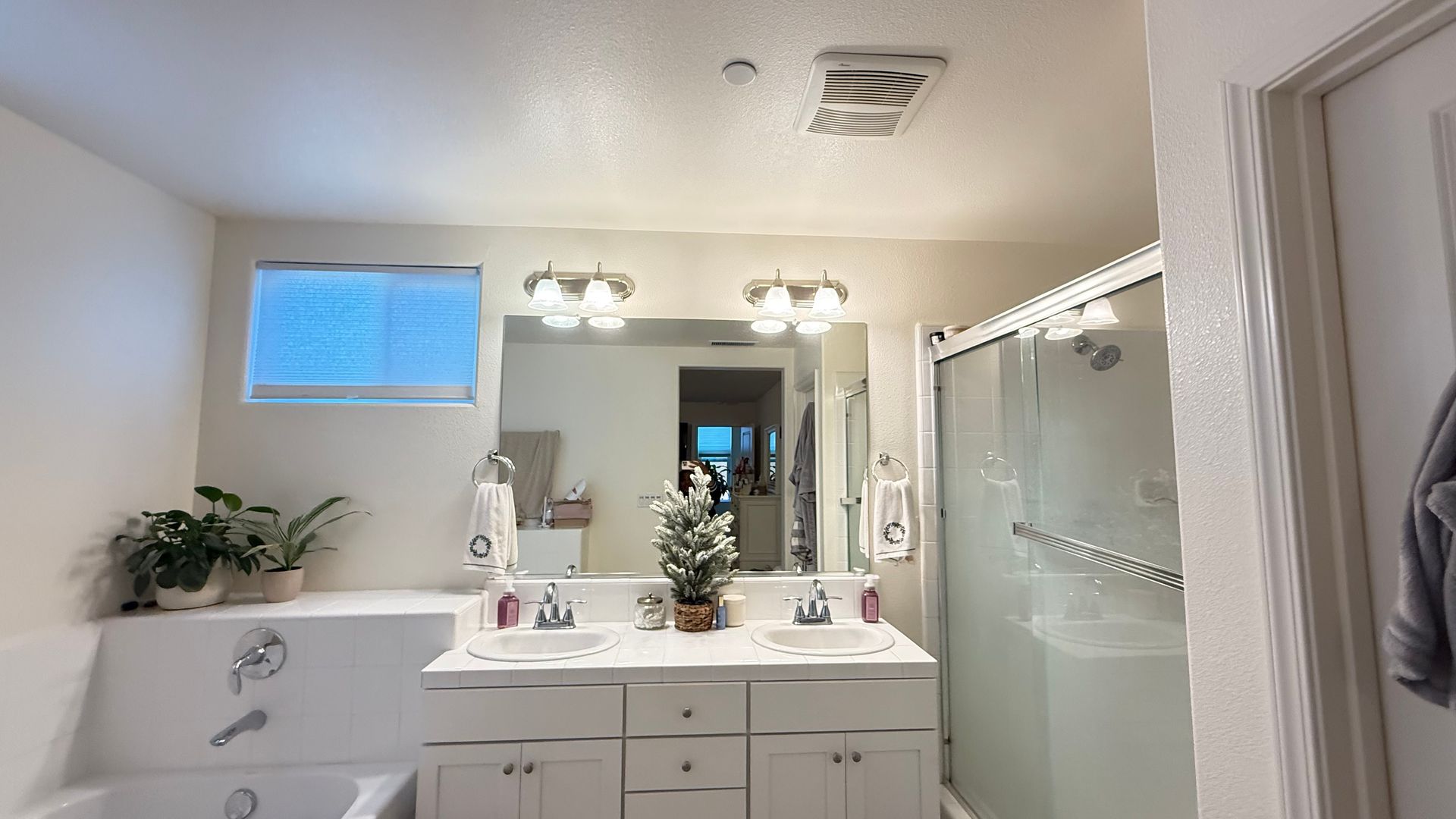 836 Winchell Way  - Madera - California - 3 bed, 2.5 bath rental property