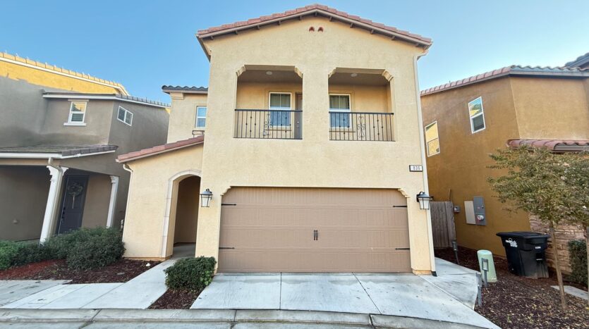 836 Winchell Way  - Madera - California - 3 bed, 2.5 bath rental property