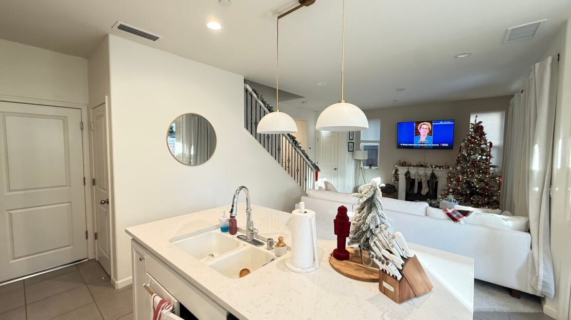 836 Winchell Way  - Madera - California - 3 bed, 2.5 bath rental property