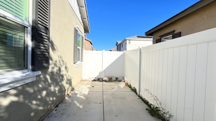 877 W. Tullock St - Bloomington - California - 3 bed, 2 bath rental property