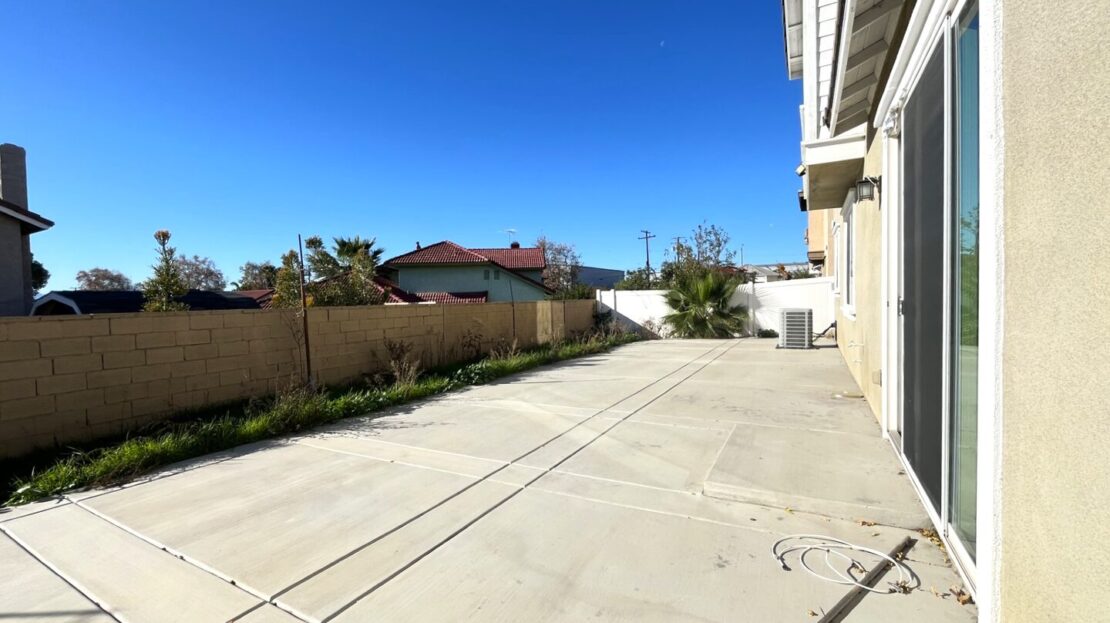 877 W. Tullock St - Bloomington - California - 3 bed, 2 bath rental property
