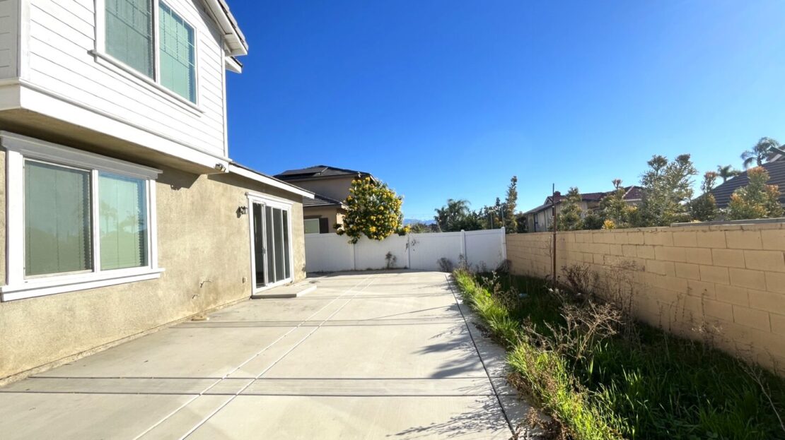 877 W. Tullock St - Bloomington - California - 3 bed, 2 bath rental property