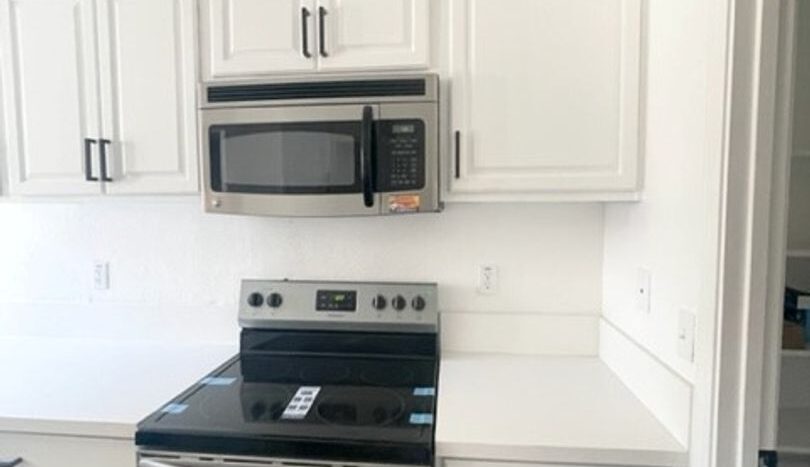 8879 Minnie Circle - Elk Grove - California - 3 bed, 3 bath rental property