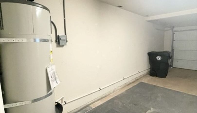 8879 Minnie Circle - Elk Grove - California - 3 bed, 3 bath rental property