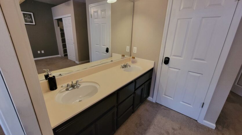 9316 Caulfield Way - Elk Grove - California - 3 bed, 2 bath rental property