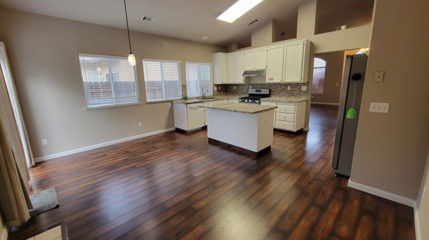 9316 Caulfield Way - Elk Grove - California - 3 bed, 2 bath rental property