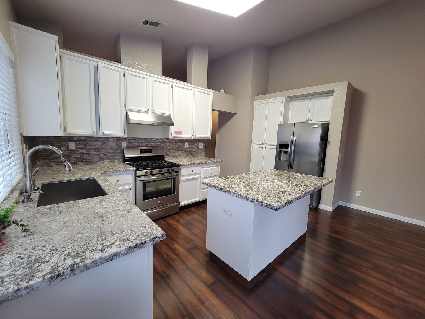 9316 Caulfield Way - Elk Grove - California - 3 bed, 2 bath rental property