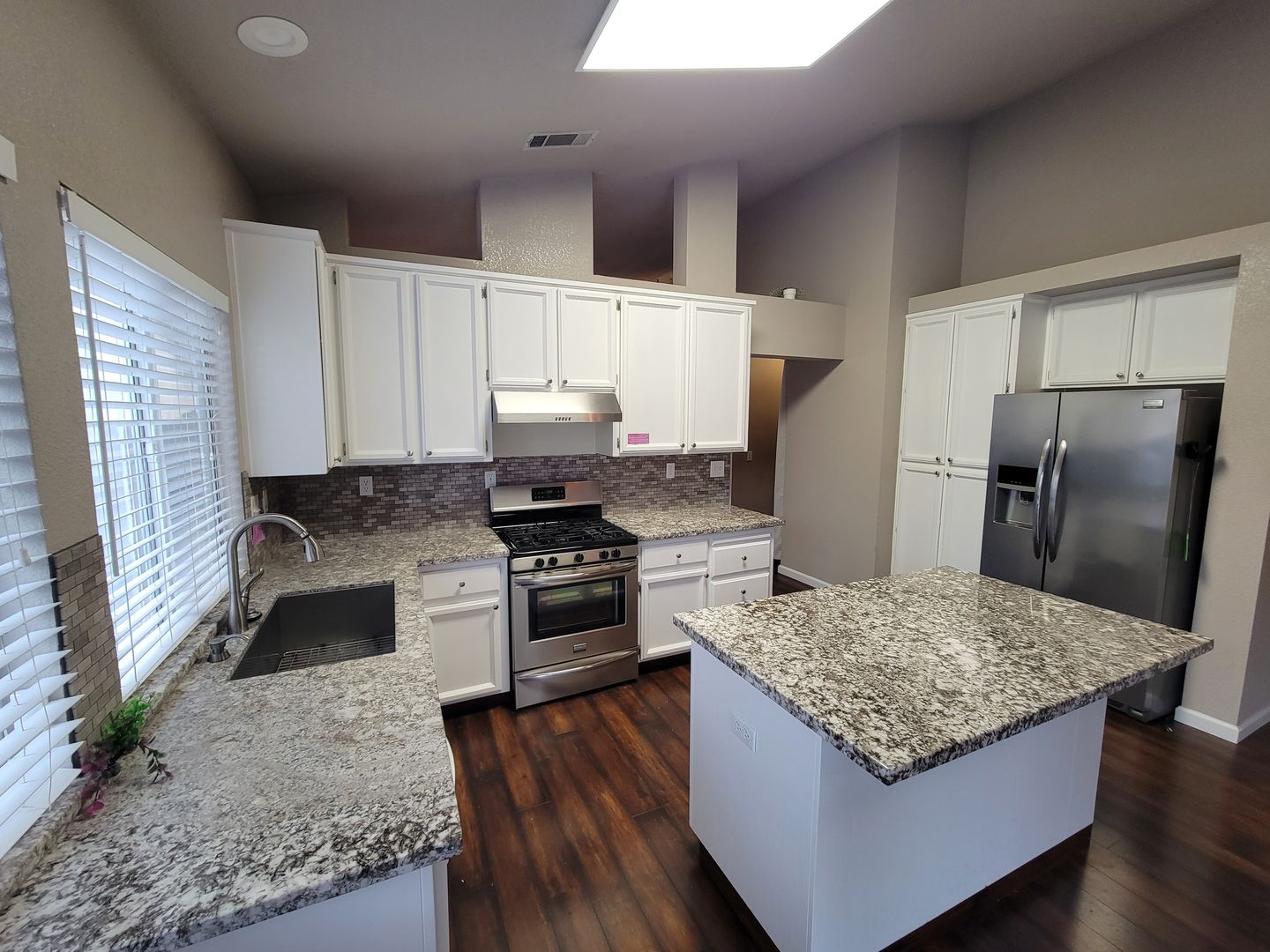 9316 Caulfield Way - Elk Grove - California - 3 bed, 2 bath rental property