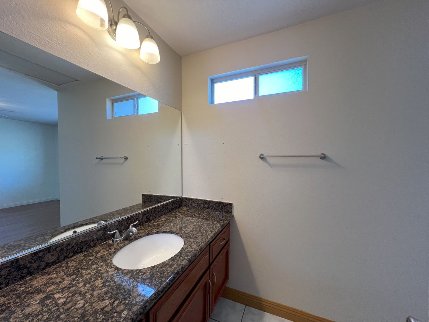 936 Venice Glen - Escondido - California - 3 bed, 2.5 bath rental property