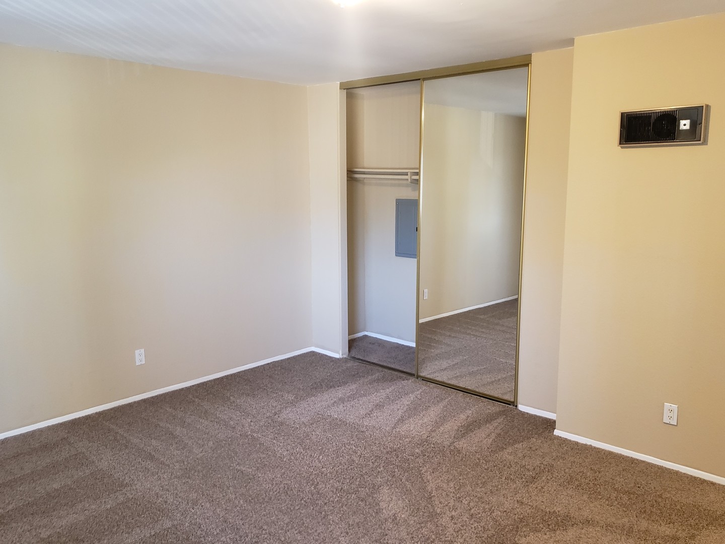 962 South Mollison Avenue - El Cajon - California - 2 bed, 1 bath rental property