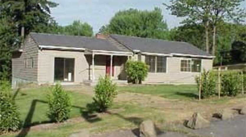 9919 SW Boones Ferry Road - Room 3 - Portland - Oregon - 1 bed, 1 bath rental property