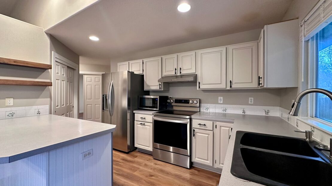 12418 SE Mountain Sun Dr. - Oregon - 3 bed, 2 bath rental property