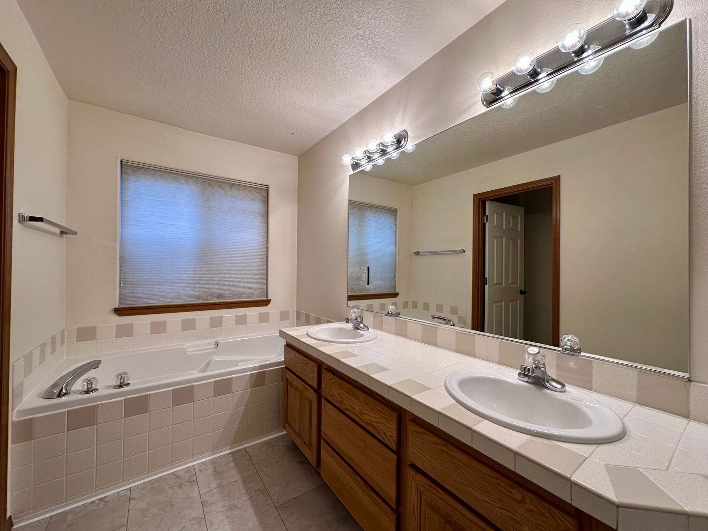 12418 SE Mountain Sun Dr. - Oregon - 3 bed, 2 bath rental property