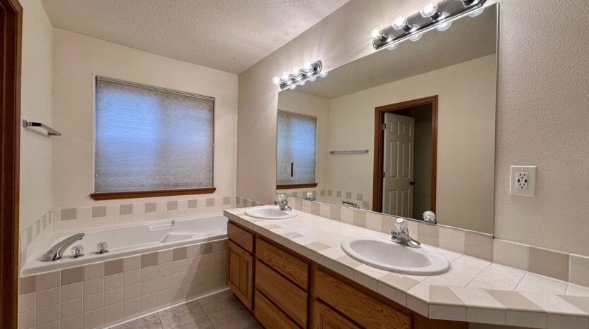 12418 SE Mountain Sun Dr. - Oregon - 3 bed, 2 bath rental property