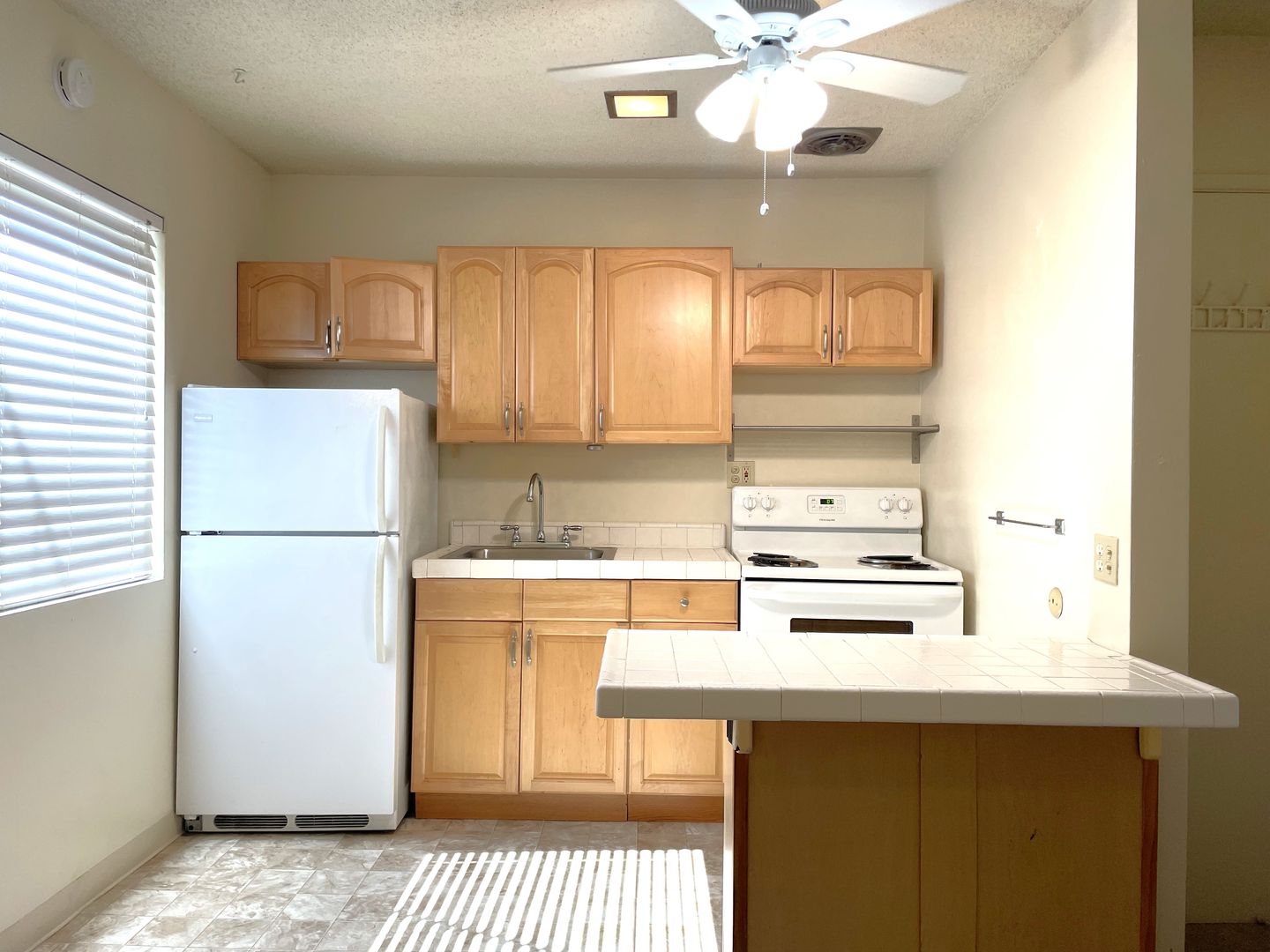 1027 Felspar Street - San Diego - California - 1 bed, 1 bath rental property