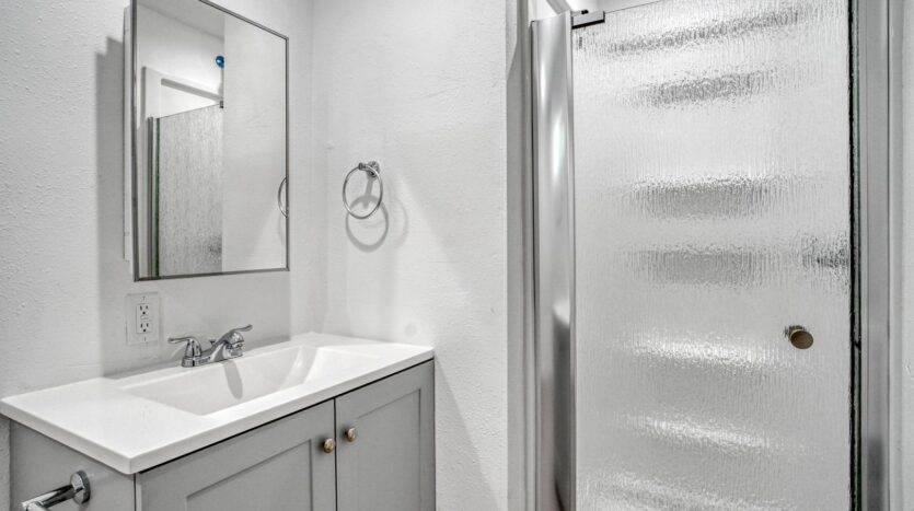 1070 Katherine Rd - Simi Valley - California - 2 bed, 2 bath rental property