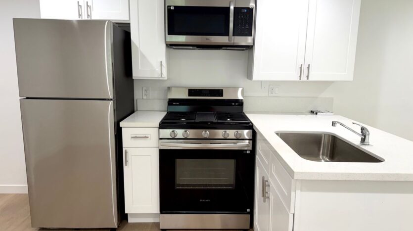 1070 Katherine Rd - Simi Valley - California - 2 bed, 2 bath rental property