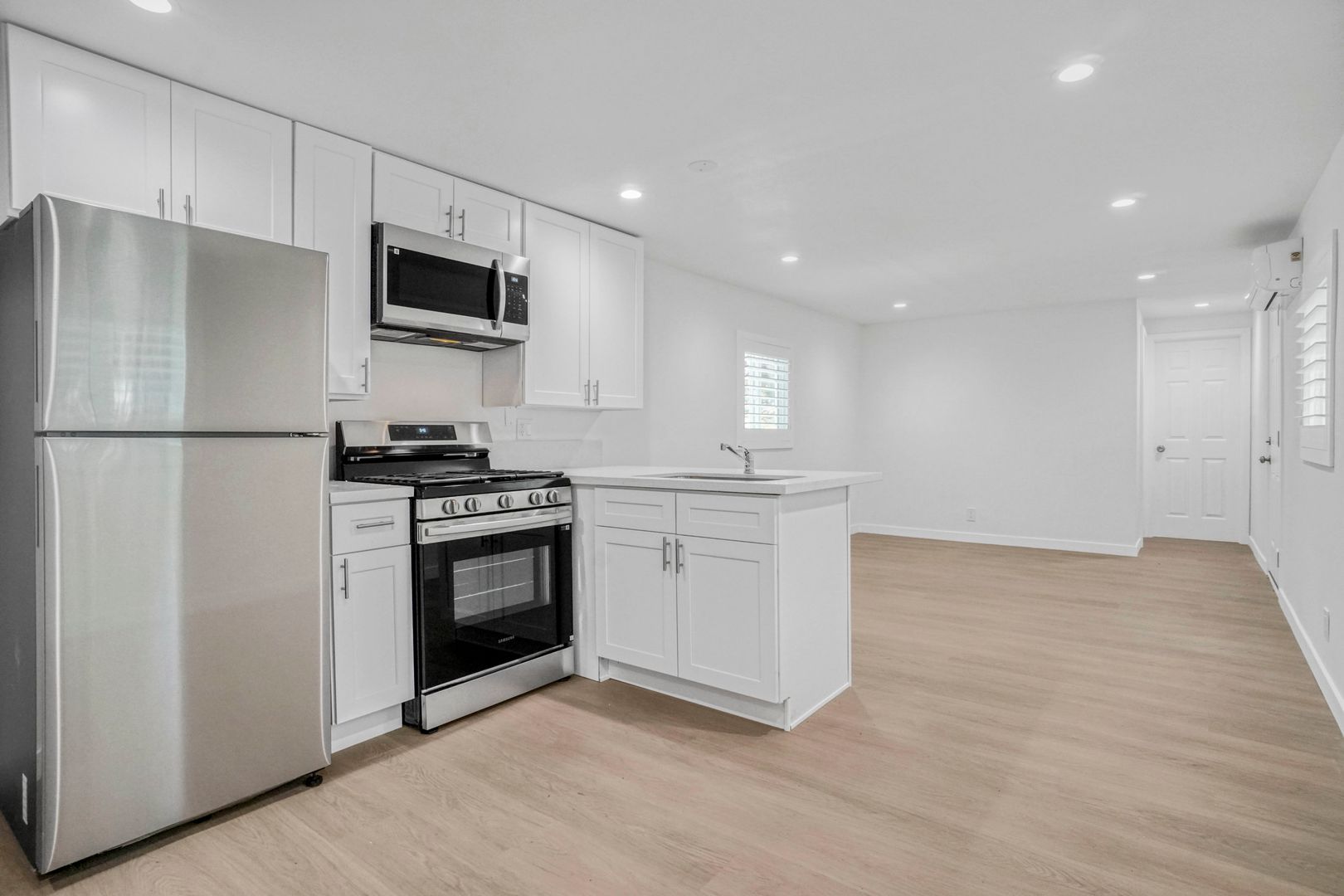 1070 Katherine Rd - Simi Valley - California - 2 bed, 2 bath rental property