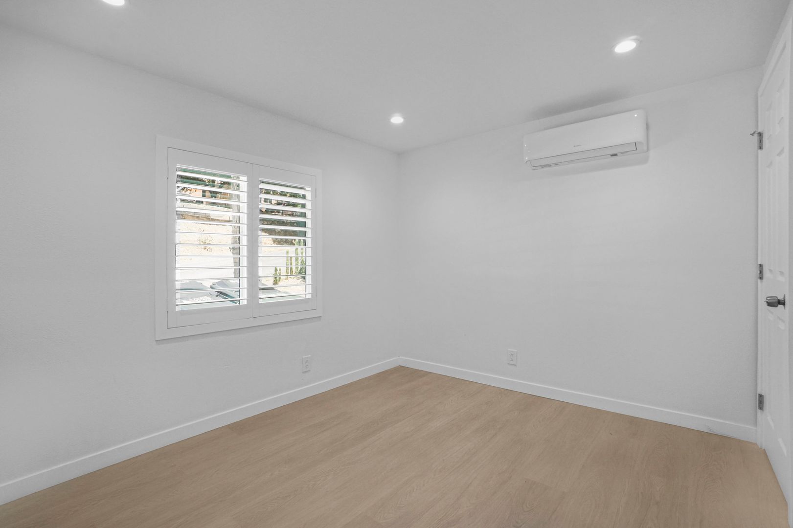 1070 Katherine Rd - Simi Valley - California - 2 bed, 2 bath rental property